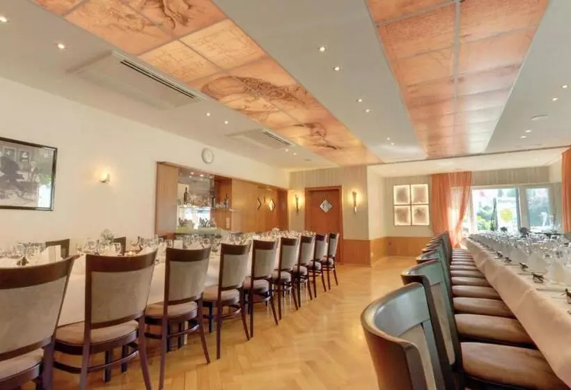 ホテル Restaurant Thum