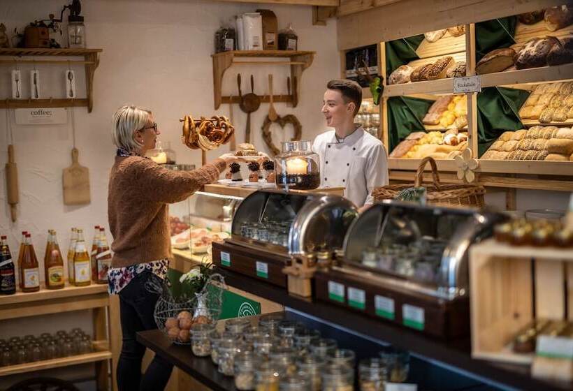 בית מלון כפרי & Restaurant Zum Reussenstein