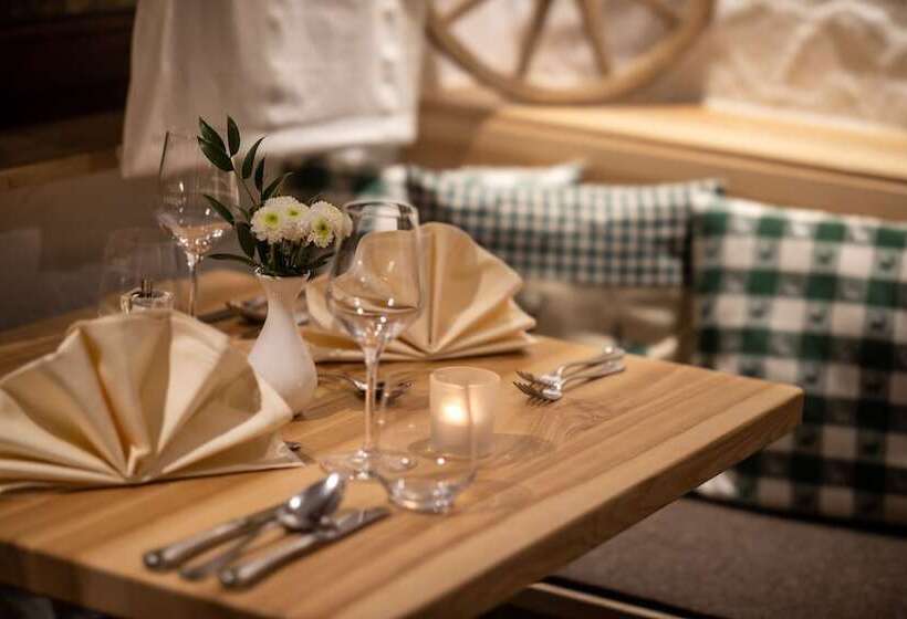 בית מלון כפרי & Restaurant Zum Reussenstein