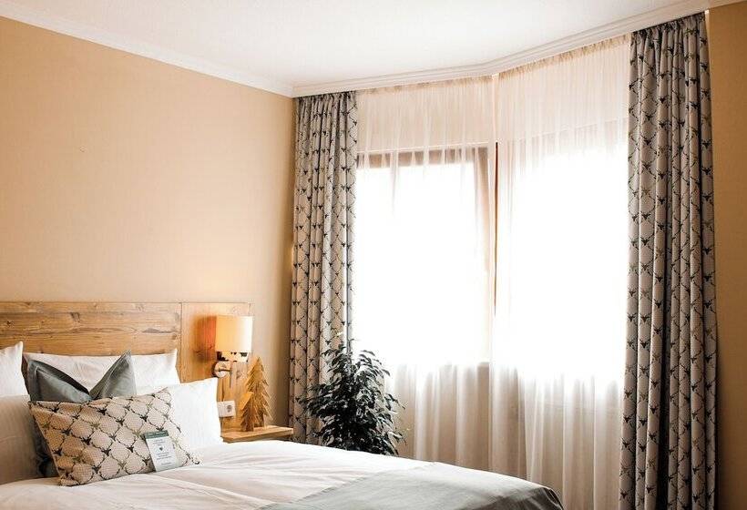 בית מלון כפרי & Restaurant Zum Reussenstein