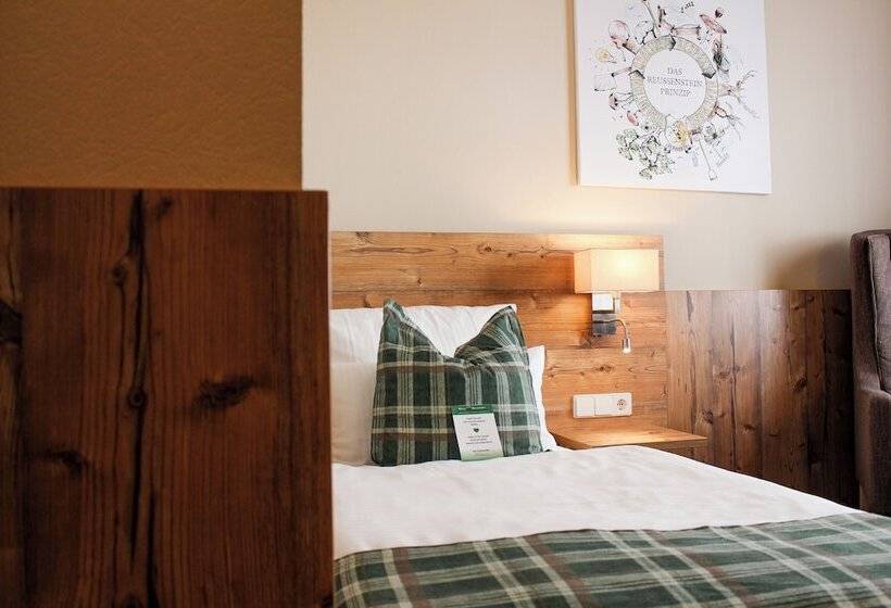 בית מלון כפרי & Restaurant Zum Reussenstein