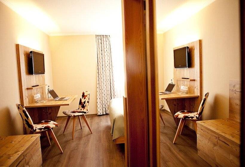 בית מלון כפרי & Restaurant Zum Reussenstein