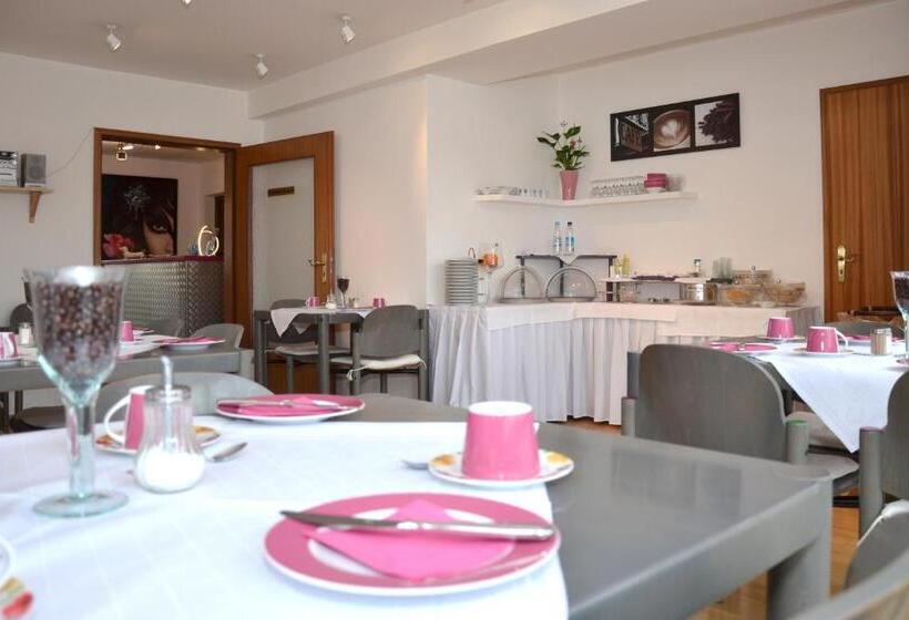 Отель Zum Brunnen