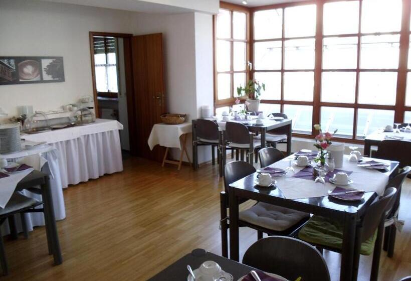 Отель Zum Brunnen