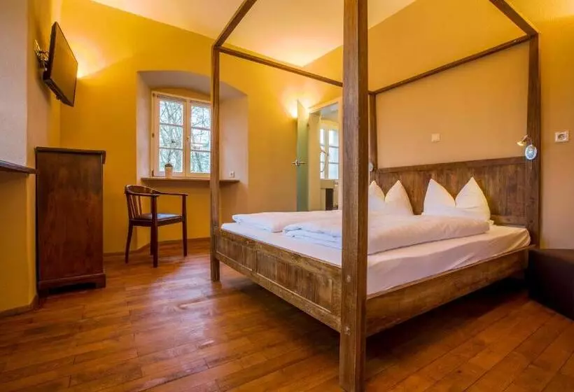 Knast Hotel Fronfeste