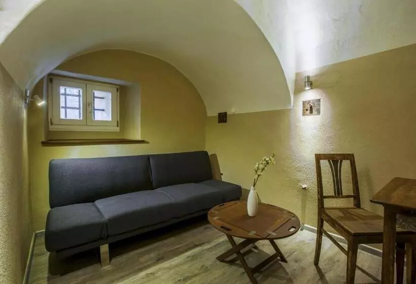 Knast Hotel Fronfeste