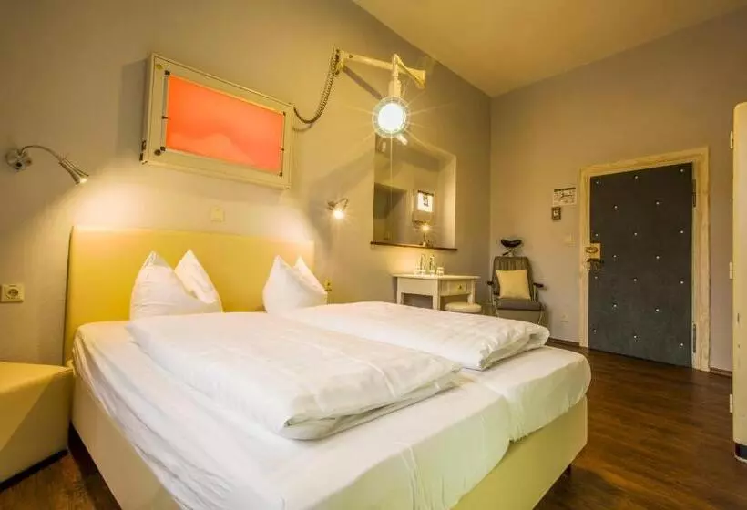 Knast Hotel Fronfeste