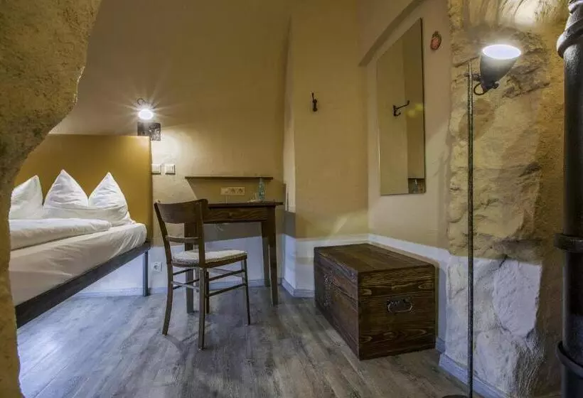 Knast Hotel Fronfeste