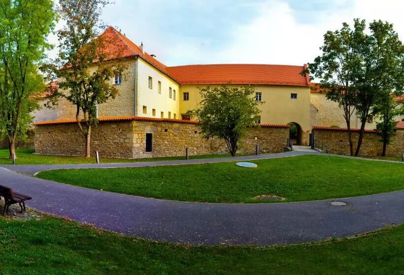 Knast Hotel Fronfeste