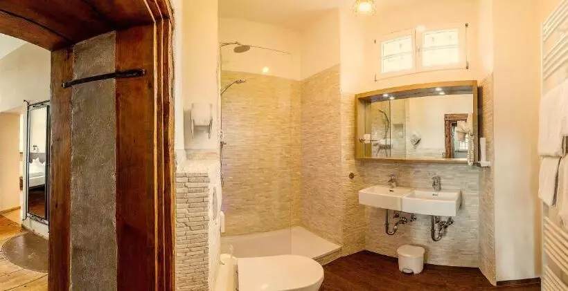 Knast Hotel Fronfeste