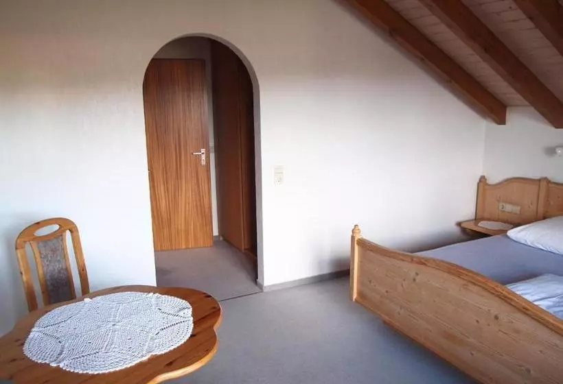 ペンション Gästehaus Hirlinger