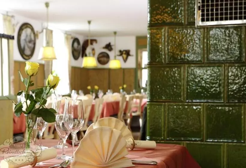بنسيون Landgasthof   Hotel Reindlschmiede