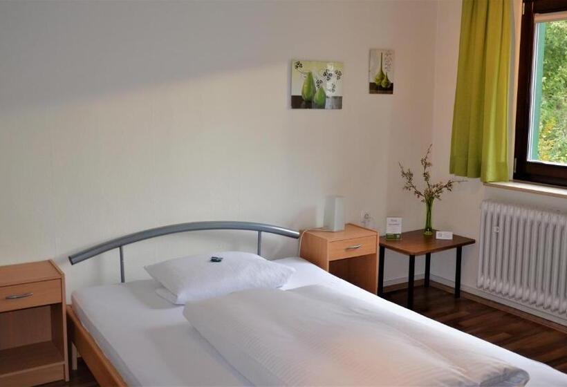 بنسيون Landgasthof Wallburg