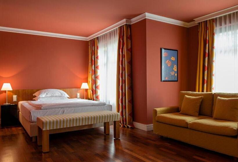 ペンション Zeller Hotel+restaurant