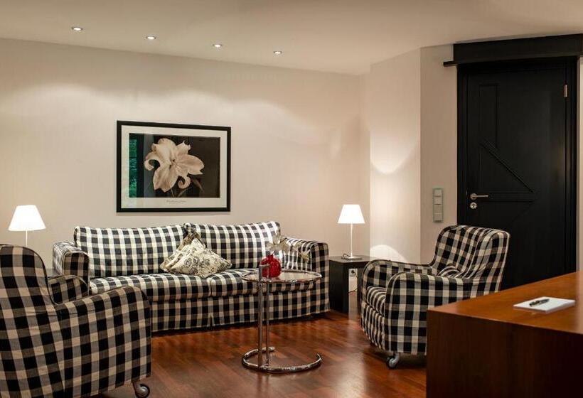 ペンション Zeller Hotel+restaurant