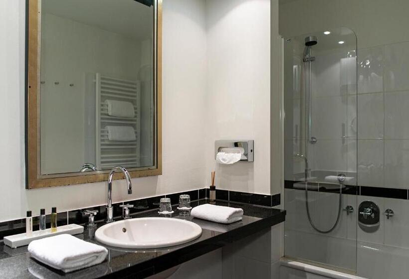 ペンション Zeller Hotel+restaurant