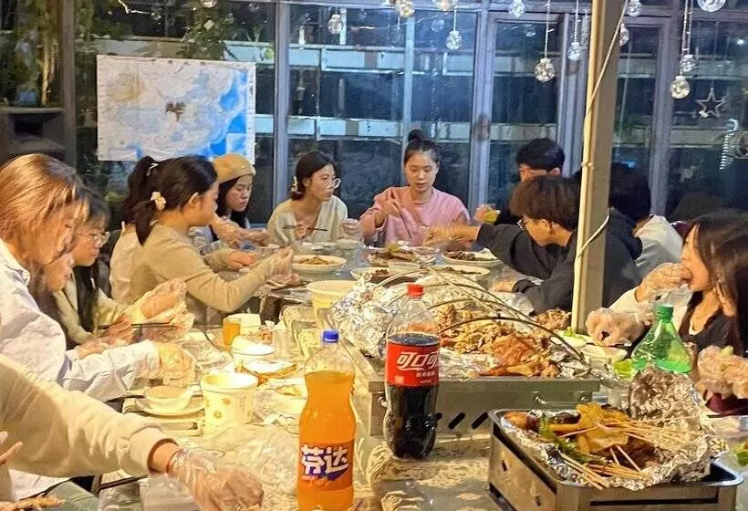 Hotel Shaoxing Laotaimen Luxun Native Place Youth Hostel