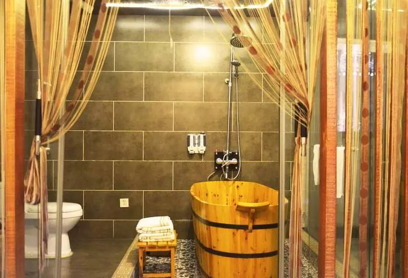 Hotel Shaoxing Laotaimen Luxun Native Place Youth Hostel