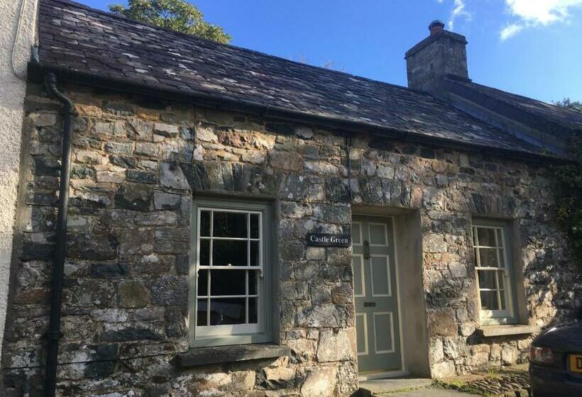 Cosy Cottage Blast From The Past