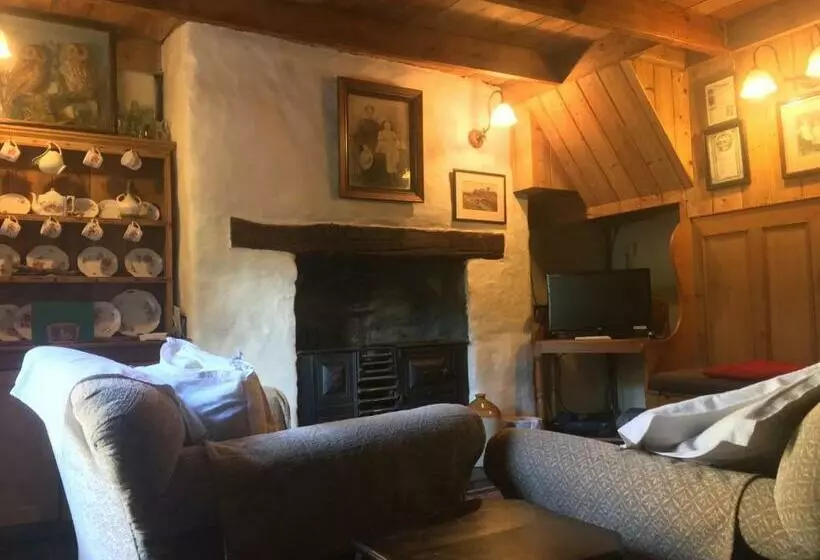 Cosy Cottage Blast From The Past