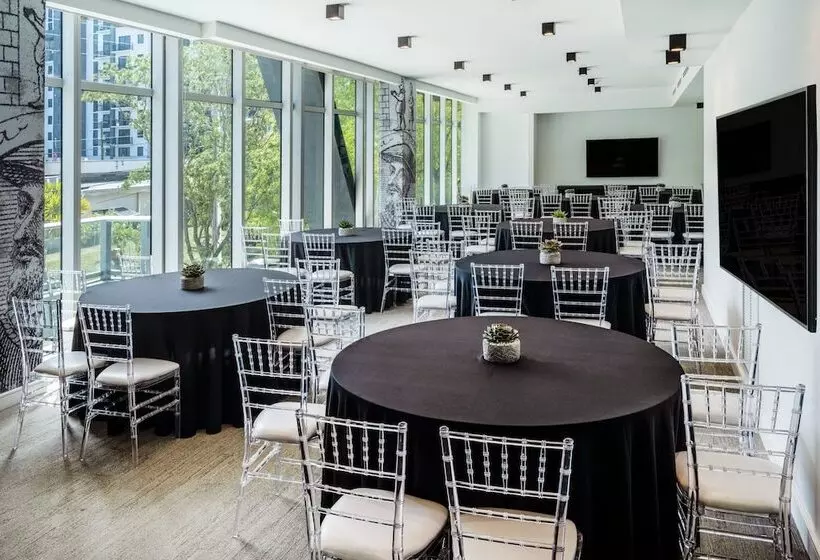 هتل Atwell Suites Miami Brickell By Ihg