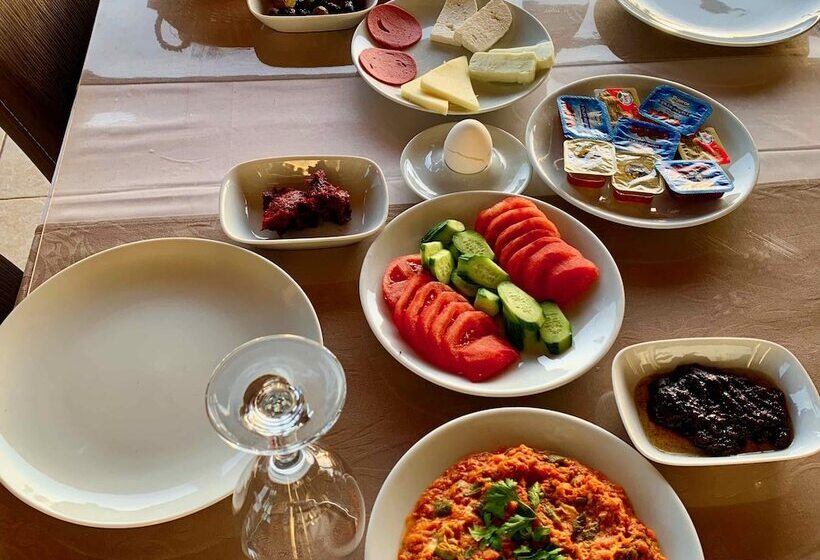 هتل Celebi Garden