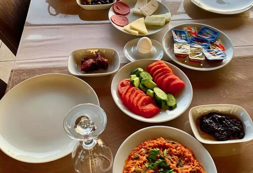 هتل Celebi Garden