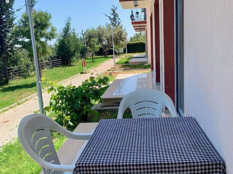 هتل Celebi Garden