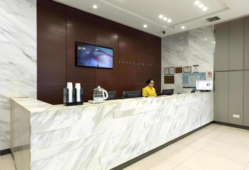 酒店 City Comfort Inn Wuhan Dream Times Baotong Temple Metro Station