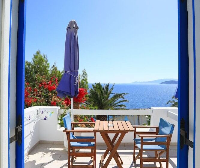 فندق Filoxenia By Grispos Villas