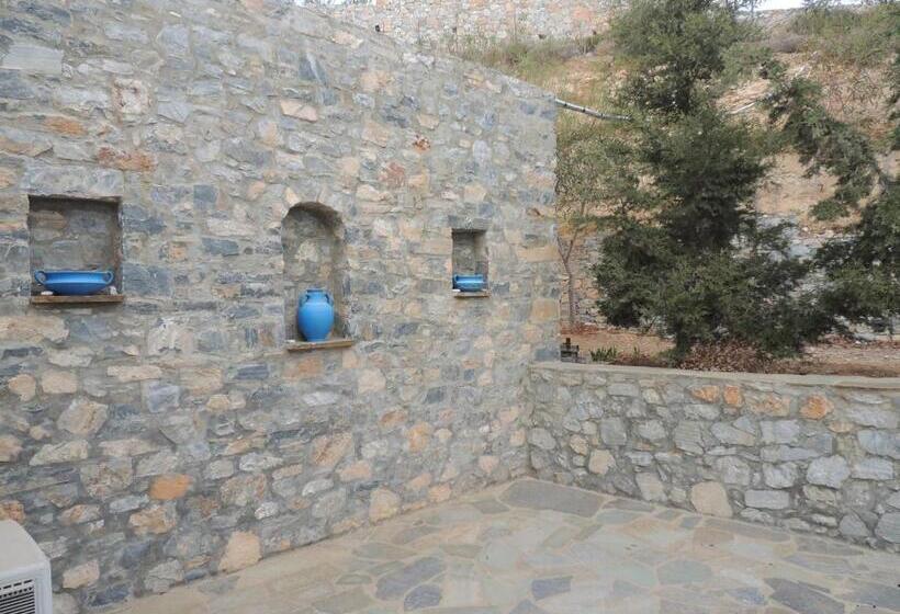 فندق Filoxenia By Grispos Villas