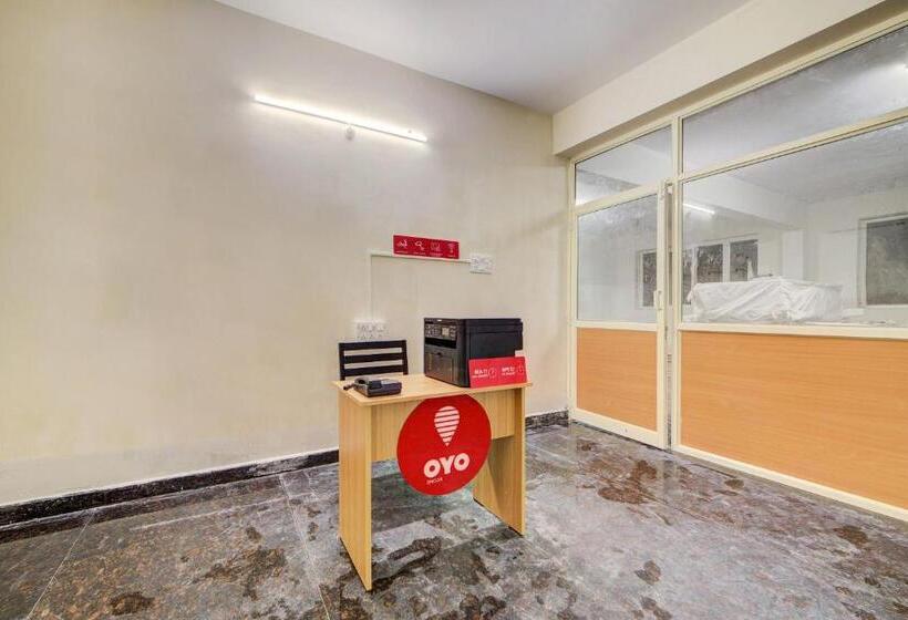 ホテル O Jv Colony Near Gachibowli