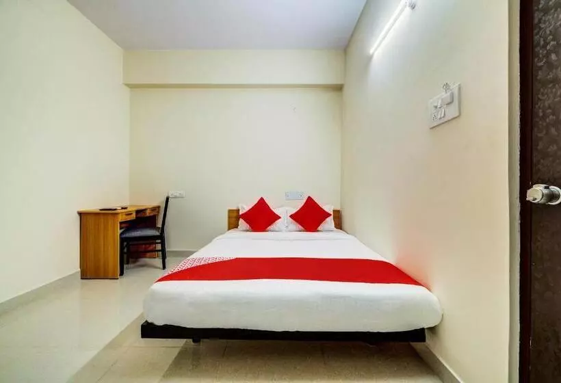 ホテル O Jv Colony Near Gachibowli