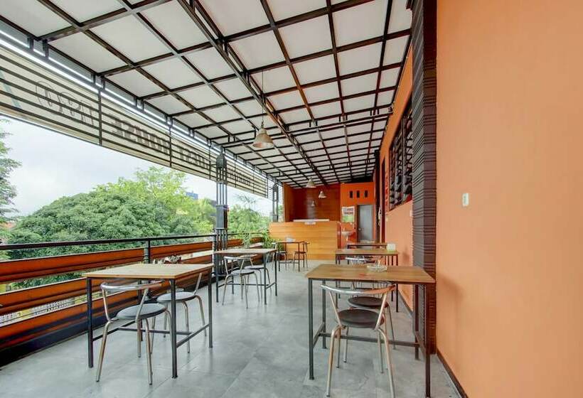 Hotel Super Capital O 90151 Guest House 180