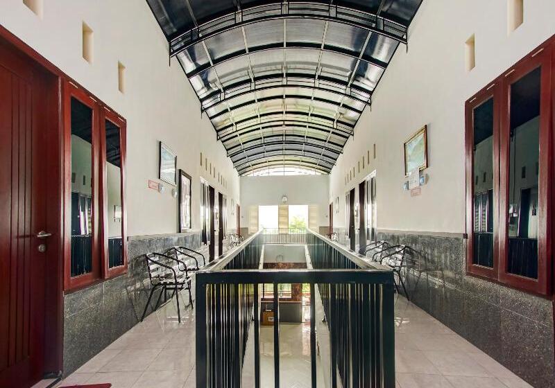 Hotel Super Capital O 90151 Guest House 180