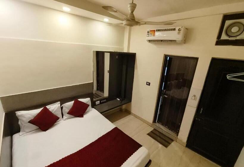 Hotel Hare Krishna Main Bazar