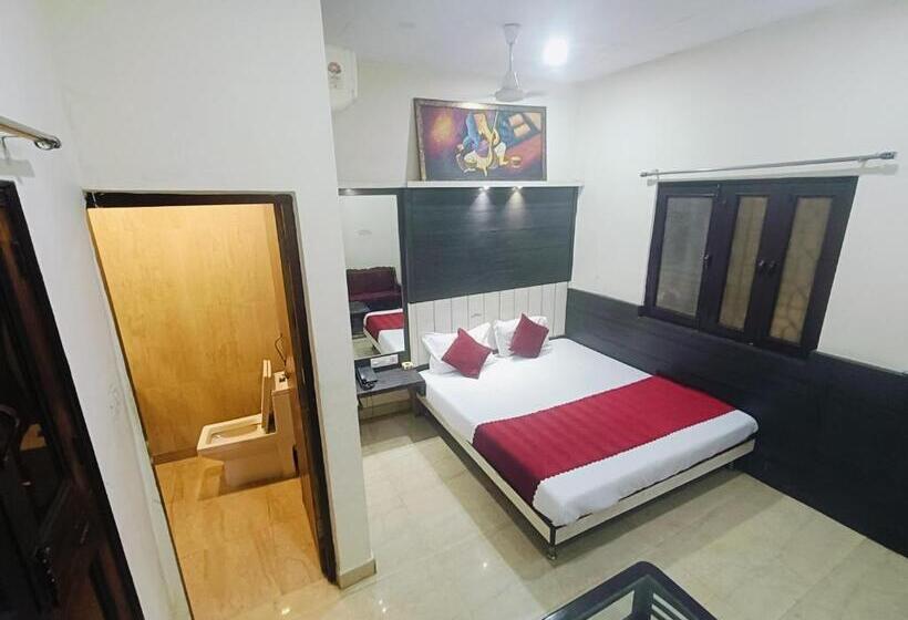 Hotel Hare Krishna Main Bazar