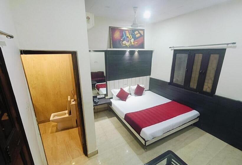 Hotel Hare Krishna Main Bazar