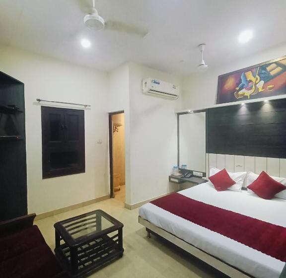 Hotel Hare Krishna Main Bazar