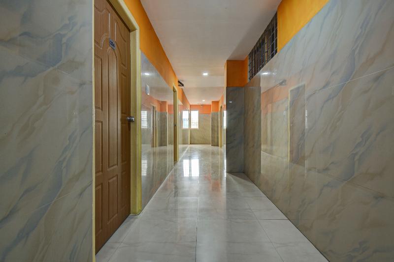 בית מלון כפרי K N Residency By Oyo Room