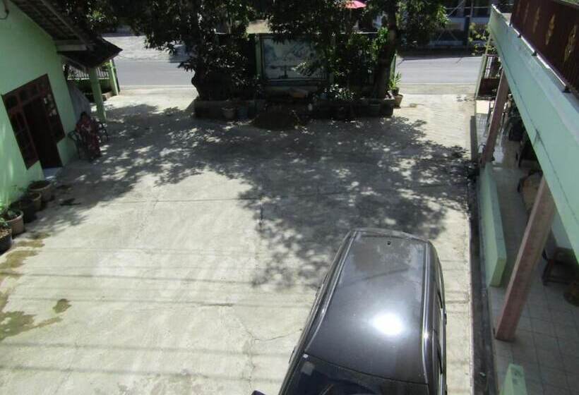 호텔 Sabar Menanti 2