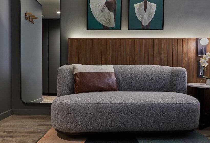 The Rockefeller Hotel By Newmark