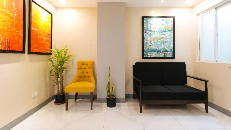 ホテル Torre De Manuel Residences 1 By Reddoorz