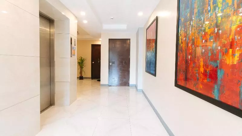 ホテル Torre De Manuel Residences 1 By Reddoorz