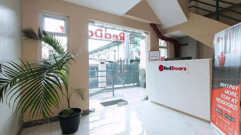 ホテル Torre De Manuel Residences 1 By Reddoorz