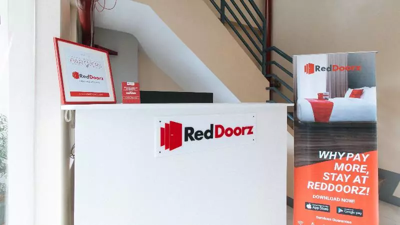 ホテル Torre De Manuel Residences 1 By Reddoorz