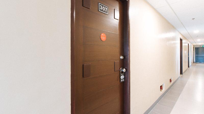 Отель Torre De Manuel Residences 1 By Reddoorz