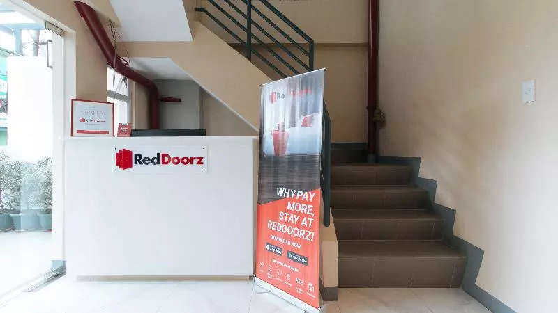 ホテル Torre De Manuel Residences 1 By Reddoorz