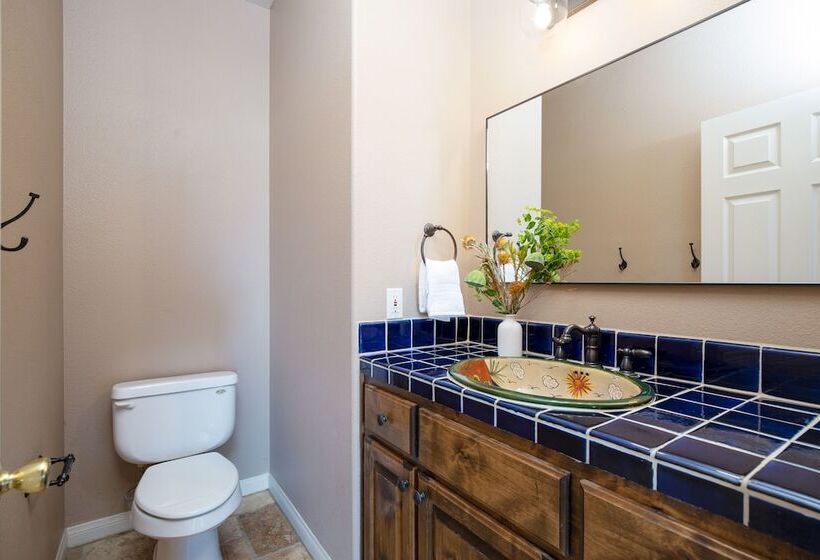 Desert Stone By Avantstay Contemporary Desert Oasis With Pool & Hot Tub