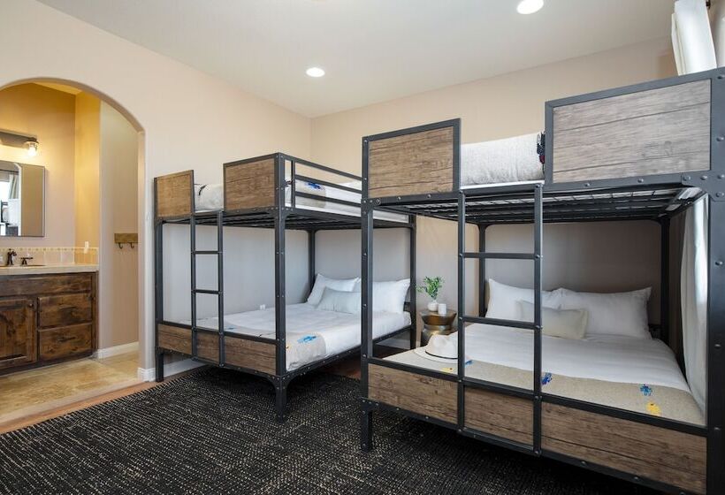 Desert Stone By Avantstay Contemporary Desert Oasis With Pool & Hot Tub